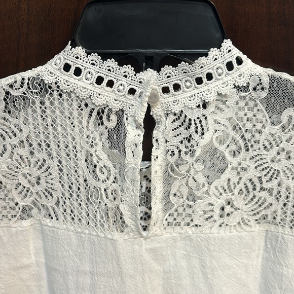 New without tags white lace top size large. - Picture 2 of 5
